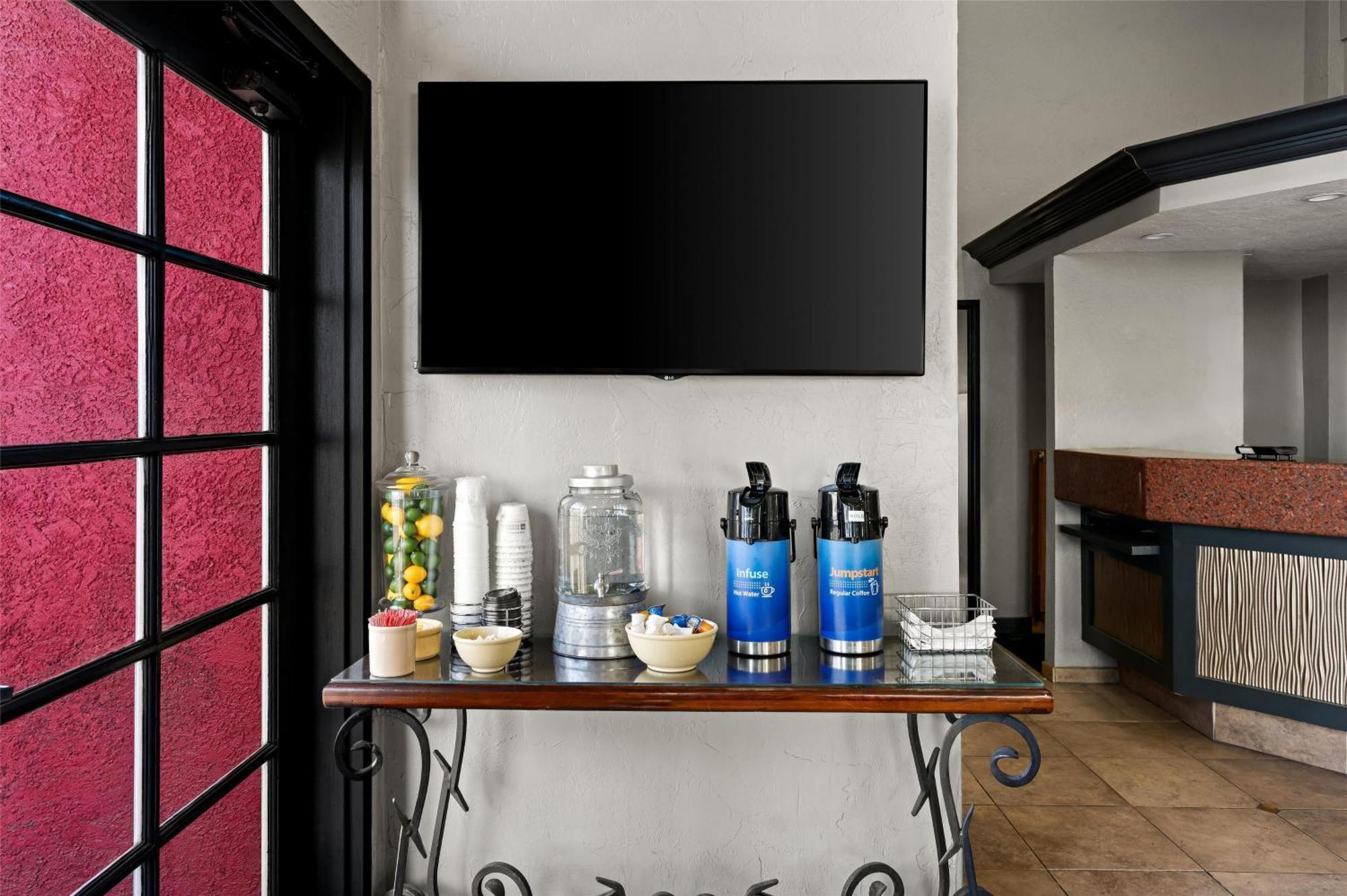 Best Western Desert Villa Inn Barstow Exterior photo